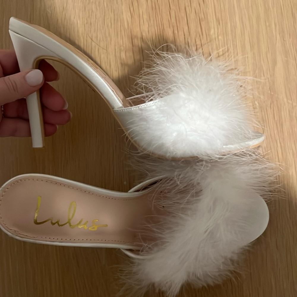 Lulu’s Feather White heels